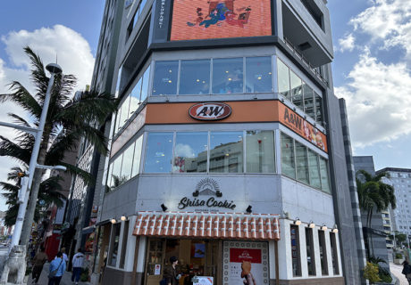 日本沖繩美國漢堡品牌 A&W Burger