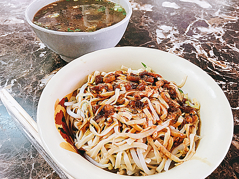 新東街蠔油乾拌麵